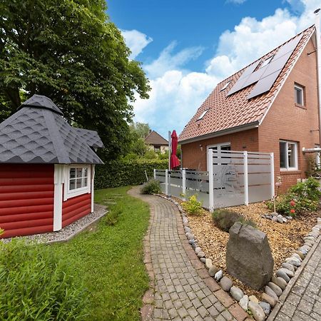 Modern Holiday Home With Sauna By The Sea In Wiek Wiek auf Rügen エクステリア 写真
